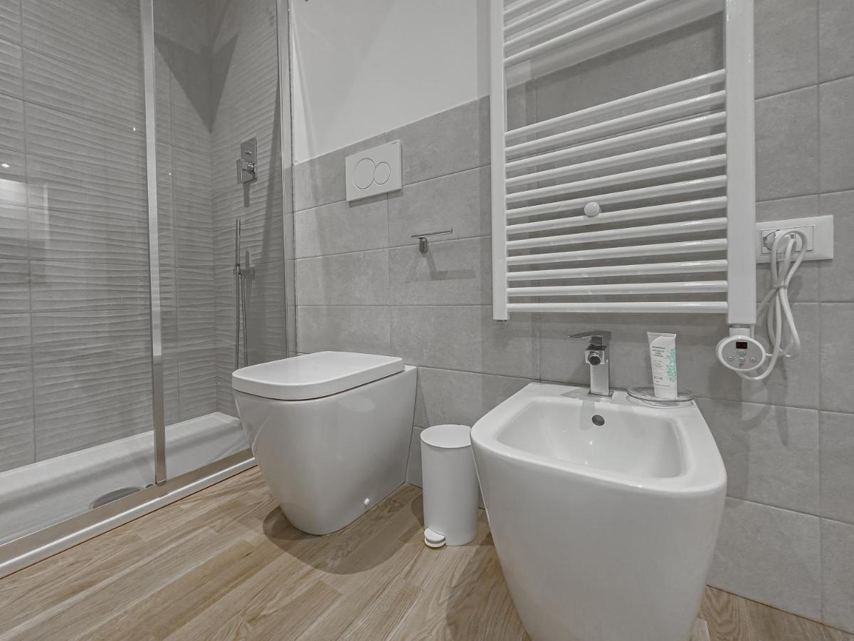 Realkasa Ferriera B Apartment Bologna Bagian luar foto