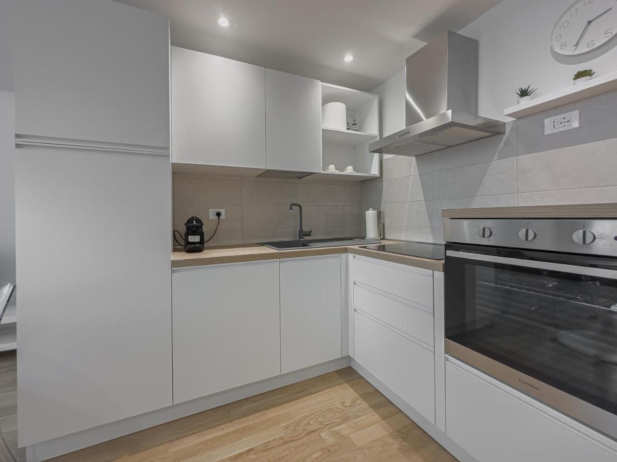 Realkasa Ferriera B Apartment Bologna Bagian luar foto