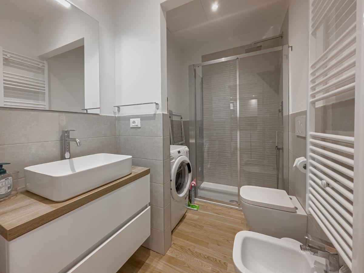 Realkasa Ferriera B Apartment Bologna Bagian luar foto